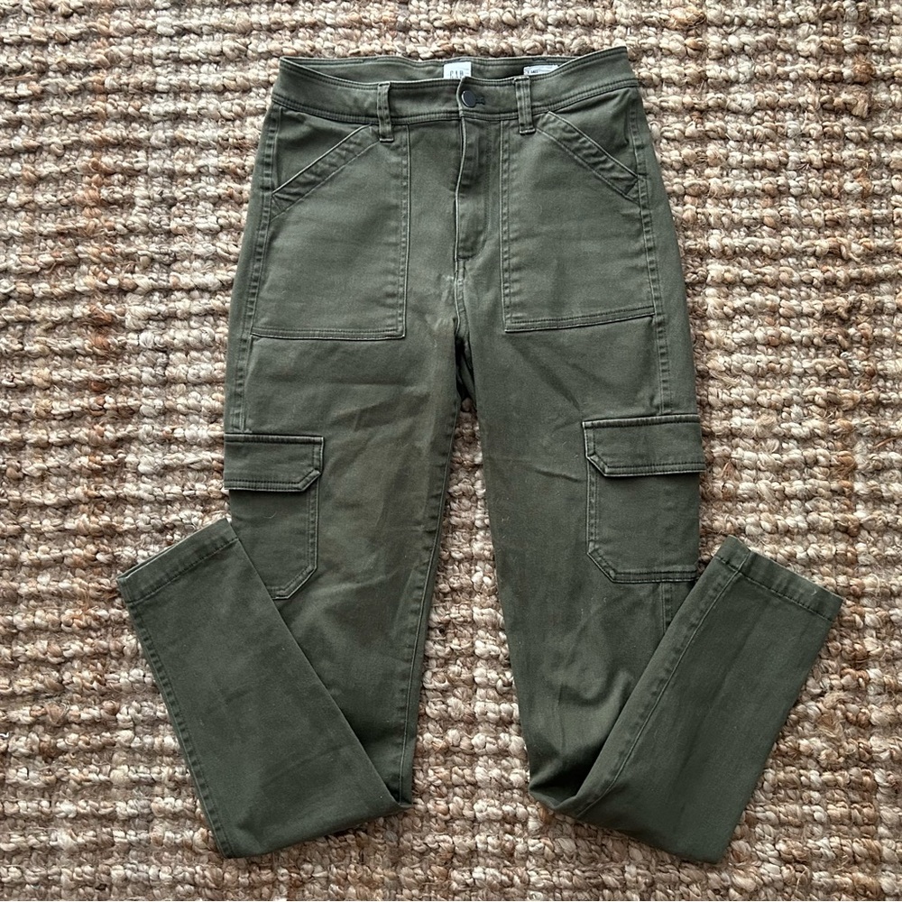 GAP Khaki Green Cargo Pants